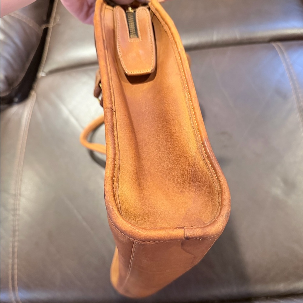 Vintage Coach British Tan Leather Tote - Picture 8 of 14